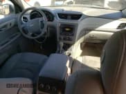 ✅ 2017 Chevrolet Traverse LS • VIN: 1GNKRFED5HJ200253 • Lot: 69819644. Wystawiony na Copart z przebiegiem 184 755 mil. Bezpłatny archiwum sprzedaży aukcyjnych z USA i szczegółowy raport historii pojazdu na DreamBid. Zdjęcie 8.