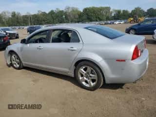 2010 Chevrolet Malibu 1LT z VIN 1G1ZC5EB0AF241943, wystawiony jako Copart lot #83799195 z przebiegiem 83 137 mil mil oraz Szkoda całkowita • Salvage title. Historia ofert i sprzedaży dostępna na DreamBid. Obrazek 2.