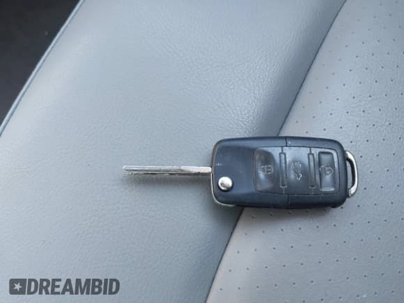 ✅ 2008 Volkswagen Beetle S • VIN: 3VWRG31C58M521265 • Lot: 41941663. Wystawiony na IAAI z przebiegiem 74 132 mil. Bezpłatny archiwum sprzedaży aukcyjnych z USA i szczegółowy raport historii pojazdu na DreamBid. Zdjęcie 11.