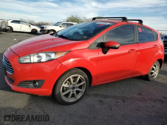 ✅ 2015 Ford Fiesta SE • VIN: 3FADP4EJ7FM205591 • Lot: 92529945. Wystawiony na Copart z przebiegiem 132 714 mil. Bezpłatny archiwum sprzedaży aukcyjnych z USA i szczegółowy raport historii pojazdu na DreamBid. Zdjęcie 1.