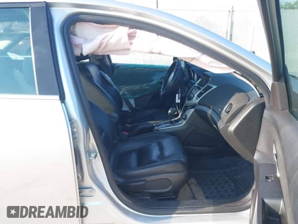 2014 Chevrolet Cruze 2LT with VIN 1G1PE5SB1E7372384, listed as a IAAI auction lot 43048716 with 153,863 mi miles and . Bid and sale history available at DreamBid. Image 5.