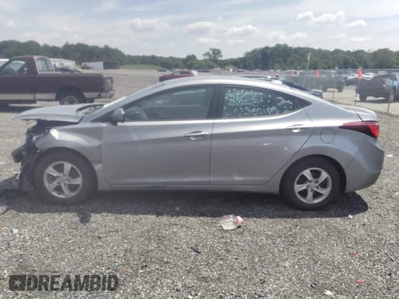 ✅ 2015 Hyundai Elantra SE • VIN: 5NPDH4AE5FH596374 • Lot: 42775670. Listed on IAAI with 96,885 mi. Free auction sales archive from the USA and detailed vehicle history report at DreamBid. Image 14.