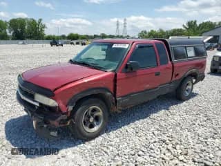 ✅ 2001 Chevrolet S-10 LS • VIN: 1GCCS195618138513 • Лот: 63978195. Опубликован ранее на Copart с пробегом 129 389 миль. Бесплатный доступ к архиву аукционных продаж из США и подробный отчёт об истории автомобиля на DreamBid. Изображение 1.