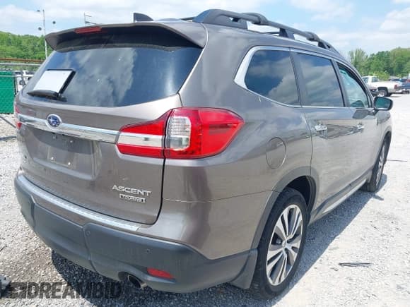 ✅ 2022 Subaru Ascent Touring • VIN: 4S4WMARD1N3409507 • Lot: 42108549. Listed on IAAI with 61,928 mi. Free auction sales archive from the USA and detailed vehicle history report at DreamBid. Image 4.