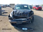 ✅ 2017 Jeep Cherokee Limited • VIN: 1C4PJLDB5HW516453 • Lot: 43151156. Wystawiony na IAAI z przebiegiem 96 720 mil. Bezpłatny archiwum sprzedaży aukcyjnych z USA i szczegółowy raport historii pojazdu na DreamBid. Zdjęcie 11.