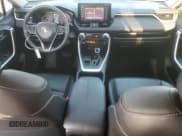 ✅ 2020 Toyota RAV4 XLE Premium • VIN: JTMC1RFV3LD048283 • Lot: 92598115. Listed on Copart with 111,199 mi. Free auction sales archive from the USA and detailed vehicle history report at DreamBid. Image 8.