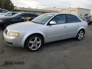 ✅ 2005 Audi A4 1.8T • VIN: WAUJC68EX5A065001 • Лот: 77533784. Опубликован ранее на Copart с пробегом 128 124 миль. Бесплатный доступ к архиву аукционных продаж из США и подробный отчёт об истории автомобиля на DreamBid. Изображение 1.