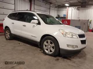 2009 Chevrolet Traverse 2LT z VIN 1GNER23D99S145018, wystawiony jako IAAI lot #42966443 z przebiegiem 239 913 mil mil oraz . Historia ofert i sprzedaży dostępna na DreamBid. Obrazek 1.
