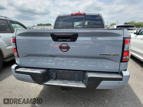 2022 Nissan Frontier Pro-4X z VIN 1N6ED1EK6NN644569, wystawiony jako Copart lot #63808555 z przebiegiem 105 267 mil mil oraz Szkoda całkowita • Salvage title. Historia ofert i sprzedaży dostępna na DreamBid. Obrazek 6.