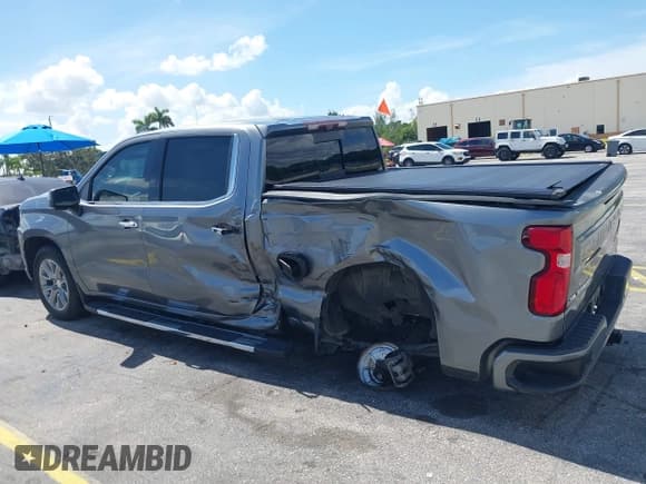 ✅ 2021 Chevrolet Silverado 1500 High Country • VIN: 3GCPWFED4MG144695 • Lot: 42880446. Wystawiony na IAAI z przebiegiem 14 271 mil. Bezpłatny archiwum sprzedaży aukcyjnych z USA i szczegółowy raport historii pojazdu na DreamBid. Zdjęcie 20.