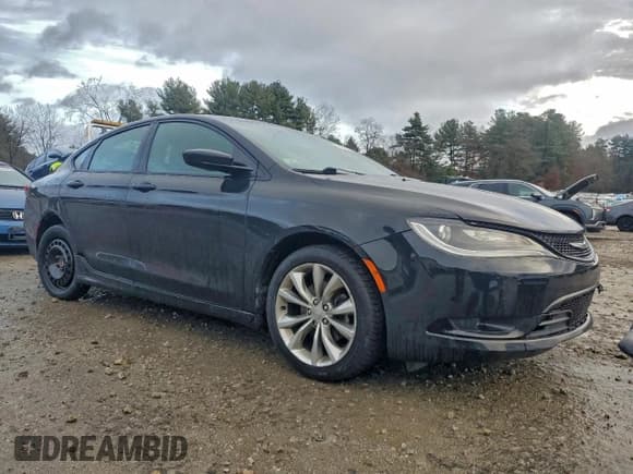 ✅ 2015 Chrysler 200 S • VIN: 1C3CCCBB0FN756075 • Lot: 93922635. Listed on Copart with 115,686 mi. Free auction sales archive from the USA and detailed vehicle history report at DreamBid. Image 4.