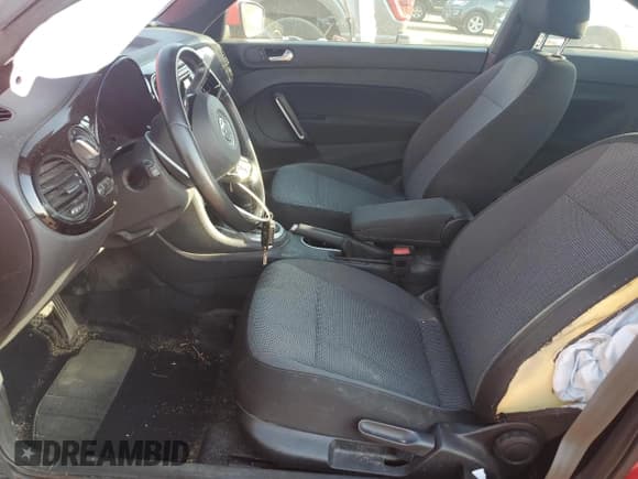 ✅ 2019 Volkswagen Beetle S • VIN: 3VWFD7AT2KM712538 • Lot: 68921325. Listed on Copart with 62,499 mi. Free auction sales archive from the USA and detailed vehicle history report at DreamBid. Image 7.