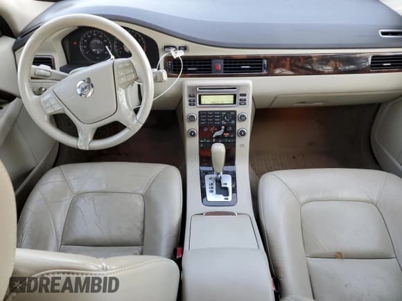 ✅ 2010 Volvo V70 • VIN: YV1960BW7A1164858 • Lot: 53469725. Listed on Copart with 193,336 mi. Free auction sales archive from the USA and detailed vehicle history report at DreamBid. Image 8.