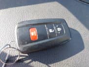 ✅ 2016 Toyota Prius Four • VIN: JTDKARFU5G3517792 • Lot: 43014977. Wystawiony na IAAI z przebiegiem 193 960 mil. Bezpłatny archiwum sprzedaży aukcyjnych z USA i szczegółowy raport historii pojazdu na DreamBid. Zdjęcie 11.