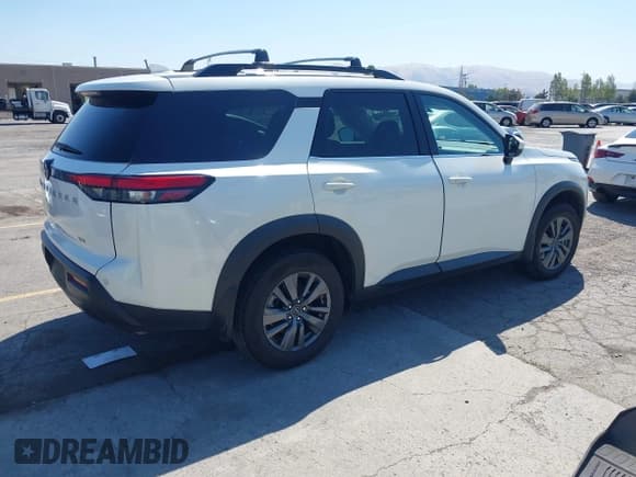 ✅ 2022 Nissan Pathfinder SV • VIN: 5N1DR3BA8NC260095 • Lot: 42748841. Listed on IAAI with 88,067 mi. Free auction sales archive from the USA and detailed vehicle history report at DreamBid. Image 4.