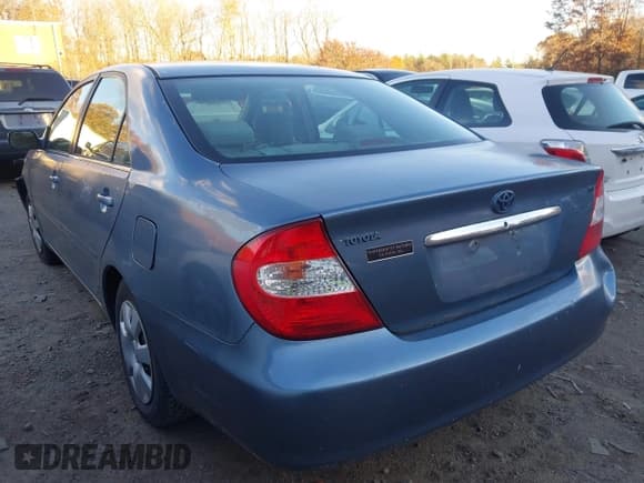 ✅ 2004 Toyota Camry LE • VIN: 4T1BE32K94U826804 • Lot: 43591363. Wystawiony na IAAI z przebiegiem 153 990 mil. Bezpłatny archiwum sprzedaży aukcyjnych z USA i szczegółowy raport historii pojazdu na DreamBid. Zdjęcie 3.