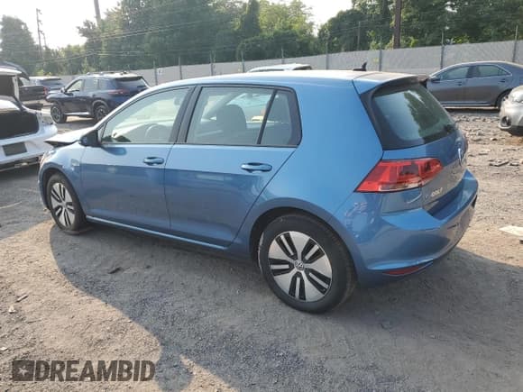 ✅ 2016 Volkswagen Golf SE • VIN: WVWKP7AU2GW916989 • Lot: 66681215. Wystawiony na Copart z przebiegiem 56 255 mil. Bezpłatny archiwum sprzedaży aukcyjnych z USA i szczegółowy raport historii pojazdu na DreamBid. Zdjęcie 2.
