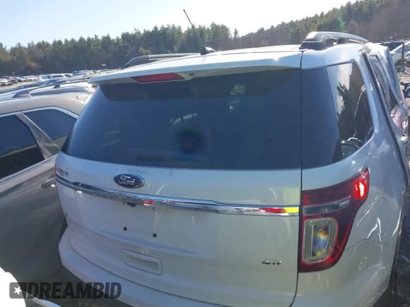 ✅ 2015 Ford Explorer XLT • VIN: 1FM5K8D80FGC32446 • Lot: 41379268. Wystawiony na IAAI z przebiegiem 168 191 mil. Bezpłatny archiwum sprzedaży aukcyjnych z USA i szczegółowy raport historii pojazdu na DreamBid. Zdjęcie 16.