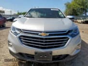 ✅ 2021 Chevrolet Equinox Premier • VIN: 3GNAXNEV5MS163637 • Lot: 70869815. Wystawiony na Copart z przebiegiem 32 337 mil. Bezpłatny archiwum sprzedaży aukcyjnych z USA i szczegółowy raport historii pojazdu na DreamBid. Zdjęcie 5.