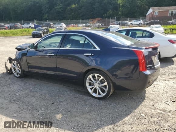 ✅ 2015 Cadillac ATS Performance AWD • VIN: 1G6AJ5SX2F0111086 • Lot: 70044775. Wystawiony na Copart z przebiegiem 106 009 mil. Bezpłatny archiwum sprzedaży aukcyjnych z USA i szczegółowy raport historii pojazdu na DreamBid. Zdjęcie 2.