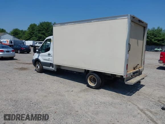 ✅ 2018 Ford Transit • VIN: 1FDBF8ZM8JKA99681 • Lot: 42656275. Listed on IAAI with 65,897 mi. Free auction sales archive from the USA and detailed vehicle history report at DreamBid. Image 3.