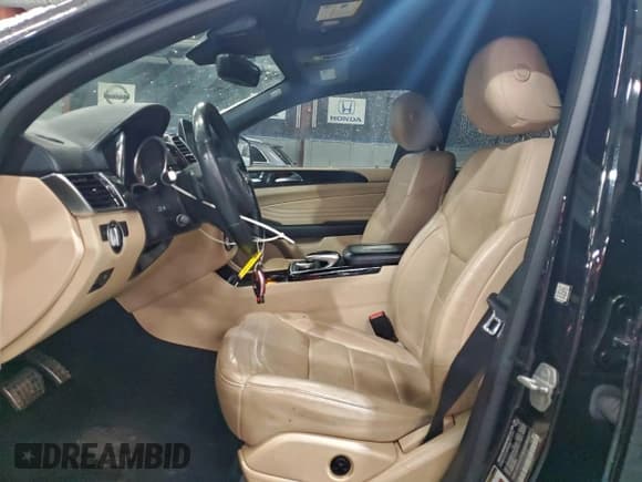 ✅ 2017 Mercedes-Benz GLE 43 AMG • VIN: 4JGED6EBXHA056424 • Лот: 95355385. Опубликован ранее на Copart с пробегом 98 986 миль. Бесплатный доступ к архиву аукционных продаж из США и подробный отчёт об истории автомобиля на DreamBid. Изображение 7.