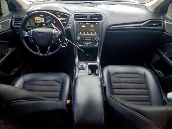 ✅ 2018 Ford Fusion SE • VIN: 3FA6P0H75JR113151 • Лот: 93694745. Опубликован ранее на Copart с пробегом 132 069 миль. Бесплатный доступ к архиву аукционных продаж из США и подробный отчёт об истории автомобиля на DreamBid. Изображение 8.