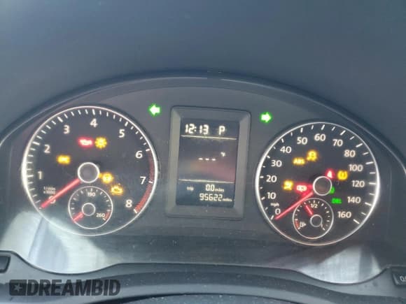 ✅ 2010 Volkswagen Jetta Limited Edition • VIN: 3VWAZ7AJ8AM099270 • Lot: 82546295. Wystawiony na Copart z przebiegiem 95 622 mil. Bezpłatny archiwum sprzedaży aukcyjnych z USA i szczegółowy raport historii pojazdu na DreamBid. Zdjęcie 9.