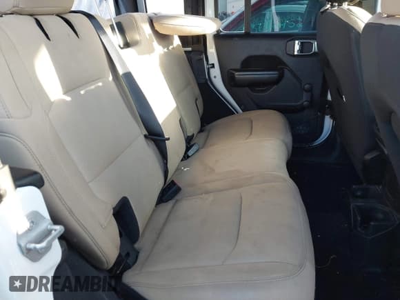 ✅ 2018 Jeep Wrangler Unlimited Sport S • VIN: 1C4HJXDGXJW169411 • Lot: 43741646. Wystawiony na IAAI z przebiegiem 97 530 mil. Bezpłatny archiwum sprzedaży aukcyjnych z USA i szczegółowy raport historii pojazdu na DreamBid. Zdjęcie 8.