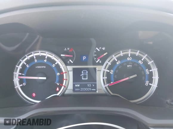 ✅ 2017 Toyota 4Runner SR5 • VIN: JTEZU5JR7H5148839 • Lot: 42551947. Listed on IAAI with 203,009 mi. Free auction sales archive from the USA and detailed vehicle history report at DreamBid. Image 7.