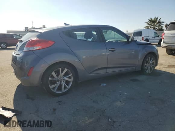 ✅ 2016 Hyundai Veloster • VIN: KMHTC6AD0GU293289 • Lot: 87587635. Wystawiony na Copart z przebiegiem Nie podano. Bezpłatny archiwum sprzedaży aukcyjnych z USA i szczegółowy raport historii pojazdu na DreamBid. Zdjęcie 3.