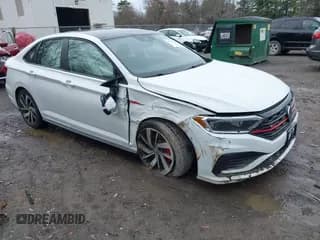 ✅ 2021 Volkswagen Jetta S • VIN: 3VW6T7BU4MM089775 • Lot: 41937045. Wystawiony na IAAI z przebiegiem 63 010 mil. Bezpłatny archiwum sprzedaży aukcyjnych z USA i szczegółowy raport historii pojazdu na DreamBid. Zdjęcie 1.