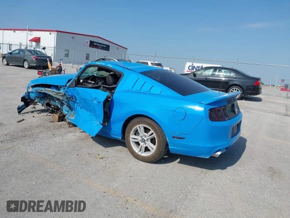 ✅ 2014 Ford Mustang V6 • VIN: 1ZVBP8AM5E5250006 • Lot: 42253136. Listed on IAAI with Not provided. Free auction sales archive from the USA and detailed vehicle history report at DreamBid. Image 3.
