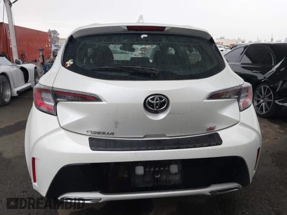 ✅ 2020 Toyota Corolla SE • VIN: JTND4RBE7L3077563 • Lot: 43246493. Listed on IAAI with 101,697 mi. Free auction sales archive from the USA and detailed vehicle history report at DreamBid. Image 17.