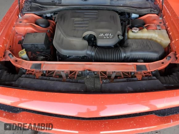 ✅ 2018 Dodge Challenger SXT • VIN: 2C3CDZAG4JH224052 • Lot: 69093355. Wystawiony na Copart z przebiegiem 102 512 mil. Bezpłatny archiwum sprzedaży aukcyjnych z USA i szczegółowy raport historii pojazdu na DreamBid. Zdjęcie 11.