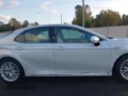 ✅ 2018 Toyota Camry Hybrid SE • VIN: 4T1B21HK4JU001186 • Lot: 43644643. Listed on IAAI with 123,380 mi. Free auction sales archive from the USA and detailed vehicle history report at DreamBid. Image 14.