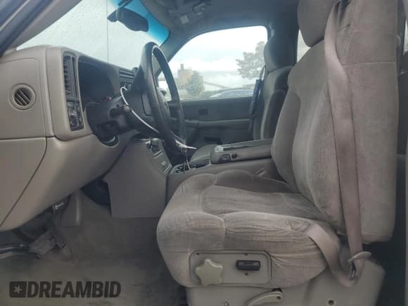 ✅ 2000 Chevrolet Silverado 1500 LS • VIN: 2GCEC19T1Y1277823 • Lot: 93147085. Listed on Copart with 171,075 mi. Free auction sales archive from the USA and detailed vehicle history report at DreamBid. Image 7.