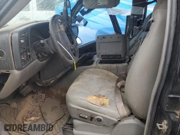 ✅ 2004 Chevrolet Suburban Z71 • VIN: 3GNFK16Z44G220055 • Лот: 60132544. Опубликован ранее на Copart с пробегом Не указан. Бесплатный доступ к архиву аукционных продаж из США и подробный отчёт об истории автомобиля на DreamBid. Изображение 7.