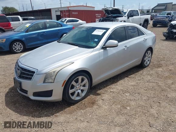 ✅ 2014 Cadillac ATS Standard RWD • VIN: 1G6AA5RA1E0104839 • Lot: 42383432. Wystawiony na IAAI z przebiegiem 142 701 mil. Bezpłatny archiwum sprzedaży aukcyjnych z USA i szczegółowy raport historii pojazdu na DreamBid. Zdjęcie 2.
