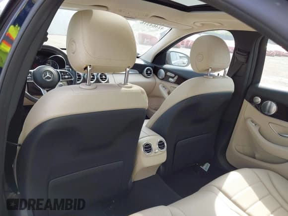 ✅ 2020 Mercedes-Benz C 300 • VIN: W1KWF8EB3LR581615 • Lot: 42464216. Wystawiony na IAAI z przebiegiem 70 509 mil. Bezpłatny archiwum sprzedaży aukcyjnych z USA i szczegółowy raport historii pojazdu na DreamBid. Zdjęcie 21.