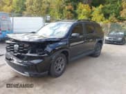 ✅ 2025 Honda Pilot TrailSport • VIN: 5FNYG1H65SB005115 • Лот: 43525769. Опубликован ранее на IAAI с пробегом 29 834 миль. Бесплатный доступ к архиву аукционных продаж из США и подробный отчёт об истории автомобиля на DreamBid. Изображение 2.