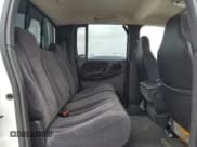 ✅ 2000 Dodge Dakota Sport • VIN: 1B7GG2AN8YS668046 • Lot: 51641455. Wystawiony na Copart z przebiegiem 229 879 mil. Bezpłatny archiwum sprzedaży aukcyjnych z USA i szczegółowy raport historii pojazdu na DreamBid. Zdjęcie 11.