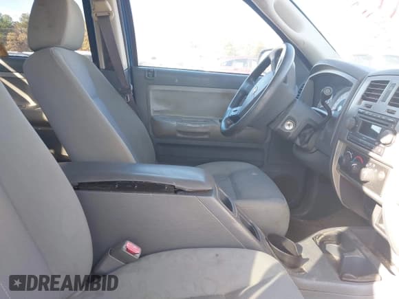 ✅ 2006 Dodge Dakota SLT • VIN: 1D7HE48K06S652752 • Лот: 43773002. Опубликован ранее на IAAI с пробегом 226 329 миль. Бесплатный доступ к архиву аукционных продаж из США и подробный отчёт об истории автомобиля на DreamBid. Изображение 5.