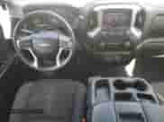 2020 Chevrolet Silverado 1500 LT z VIN 1GCRYDED8LZ172862, wystawiony jako Copart lot #80027745 z przebiegiem 114 813 mil mil oraz Szkoda całkowita • Salvage title. Historia ofert i sprzedaży dostępna na DreamBid. Obrazek 8.