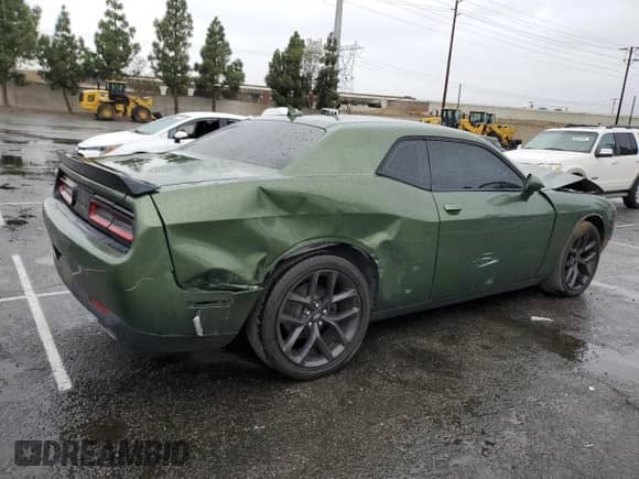 2020 Dodge Challenger SXT z VIN 2C3CDZAG8LH214711, wystawiony jako Copart lot #84909715 z przebiegiem 54 944 mil mil oraz Szkoda całkowita • Salvage title. Historia ofert i sprzedaży dostępna na DreamBid. Obrazek 3.