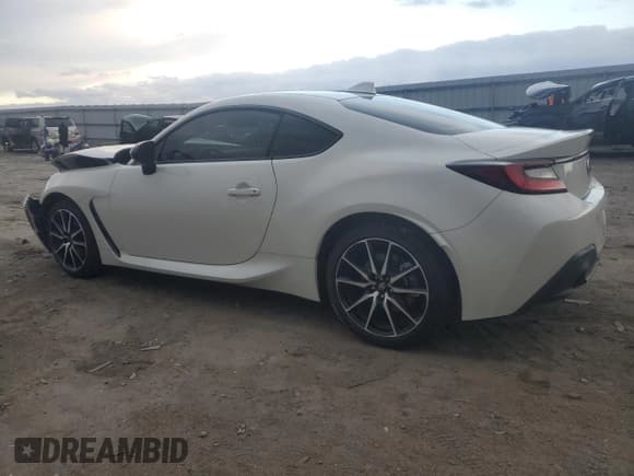 ✅ 2024 Toyota 86 • VIN: JF1ZNBB11R9755697 • Lot: 86175734. Listed on Copart with 10,370 mi. Free auction sales archive from the USA and detailed vehicle history report at DreamBid. Image 2.