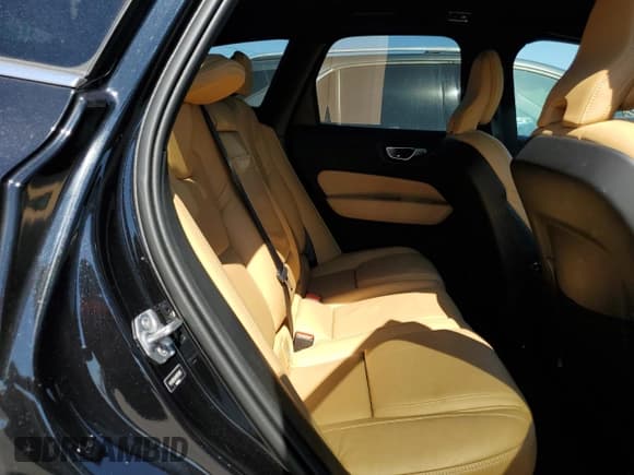 ✅ 2021 Volvo XC60 Inscription • VIN: YV4102RL6M1876016 • Лот: 70481465. Опубликован ранее на Copart с пробегом Не указан. Бесплатный доступ к архиву аукционных продаж из США и подробный отчёт об истории автомобиля на DreamBid. Изображение 11.