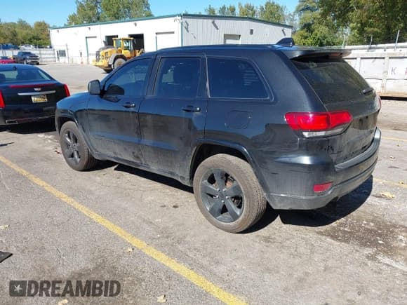 ✅ 2015 Jeep Grand Cherokee Altitude • VIN: 1C4RJFAG0FC164522 • Лот: 43396290. Опубликован ранее на IAAI с пробегом 232 897 миль. Бесплатный доступ к архиву аукционных продаж из США и подробный отчёт об истории автомобиля на DreamBid. Изображение 3.