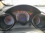 ✅ 2013 Honda Fit Sport • VIN: JHMGE8H54DC055844 • Лот: 93629155. Опубликован ранее на Copart с пробегом 216 664 миль. Бесплатный доступ к архиву аукционных продаж из США и подробный отчёт об истории автомобиля на DreamBid. Изображение 9.