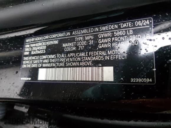 ✅ 2025 Volvo XC60 Plus • VIN: YV4H60RC8S1029786 • Lot: 44979055. Listed on Copart with 17,646 mi. Free auction sales archive from the USA and detailed vehicle history report at DreamBid. Image 13.